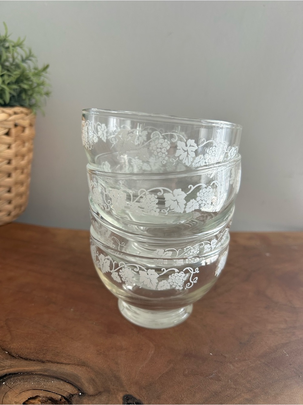 dominion Glass footed gdessert bowls sherbet cups etched grapevine set of 4